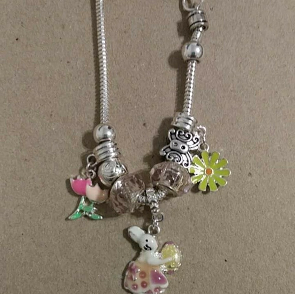 Bead bracelet